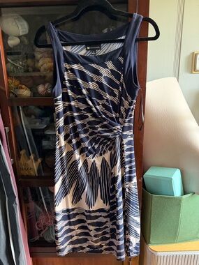 Navy and White Printed Twist-Front Sleeveless Dress